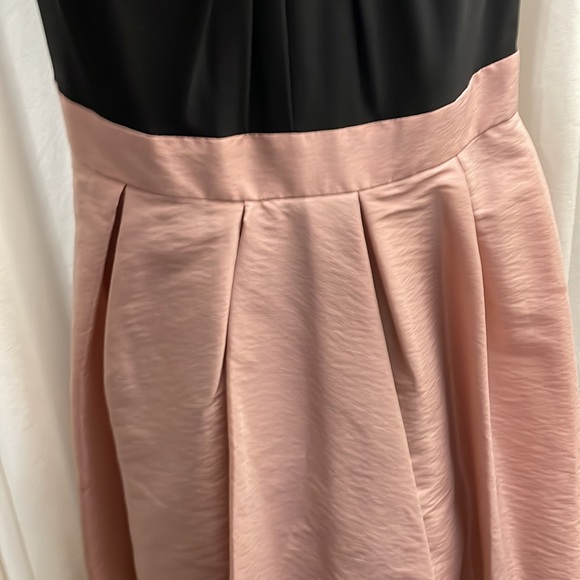 Pearl Trim Twist Belted Waist Hi-Low Fit & Flare Midi Dress - Picture 4 of 10